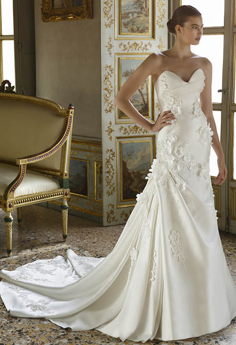 front view of Élysée Atelier Carmina wedding gown