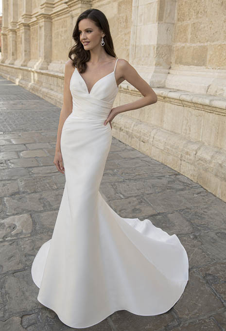 front view of Élysée Etoile Marilyn wedding gown