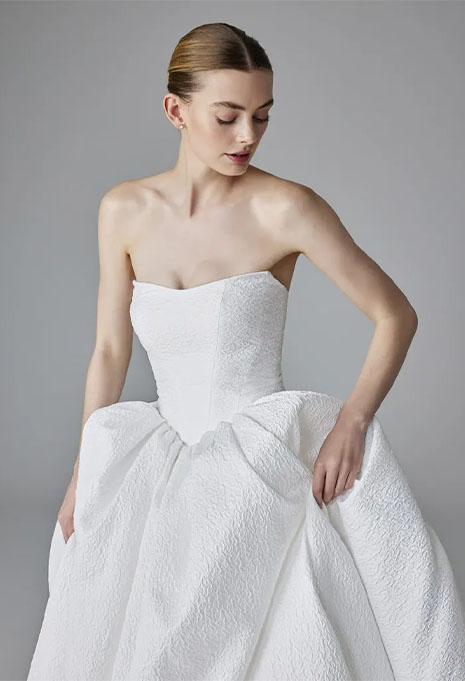 front view od Pronovias Alby wedding gown