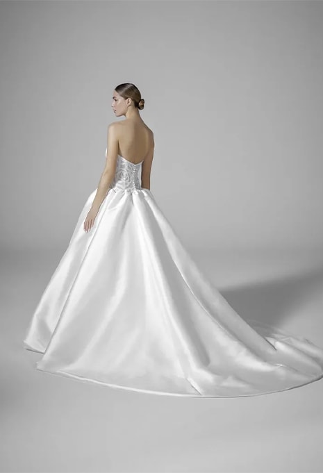 side view of Pronovias Bourgeon wedding gown