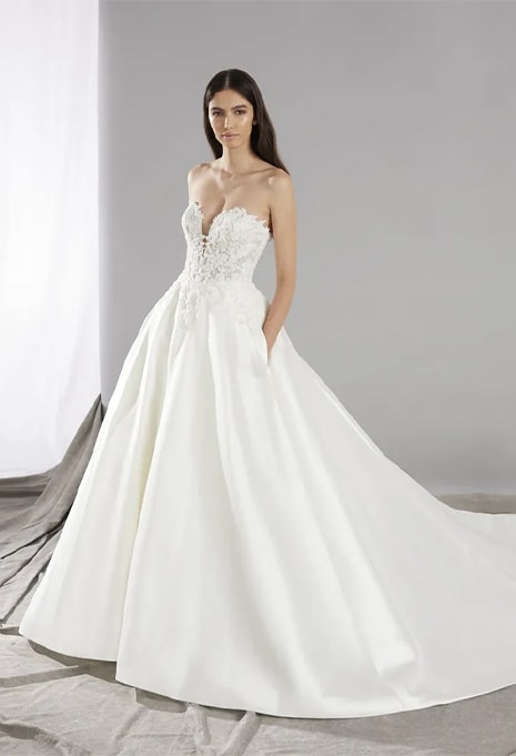 front view of Pronovias Once wedding gown