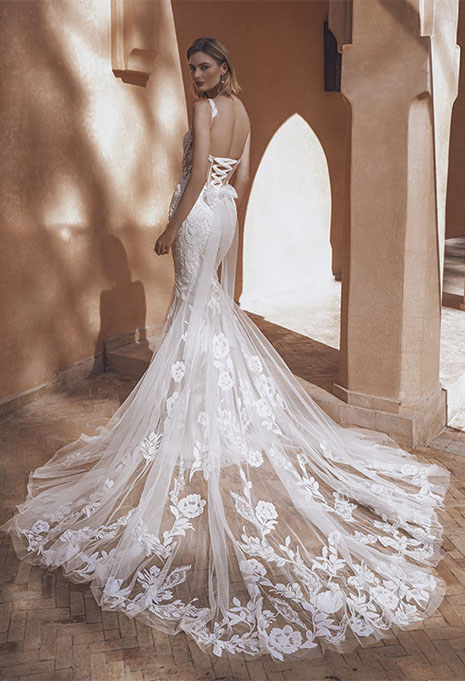back view of Enzoani Ursuline wedding gown