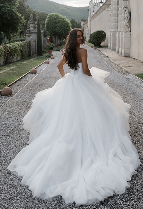back view of Allure Bridals Fortuna wedding gown
