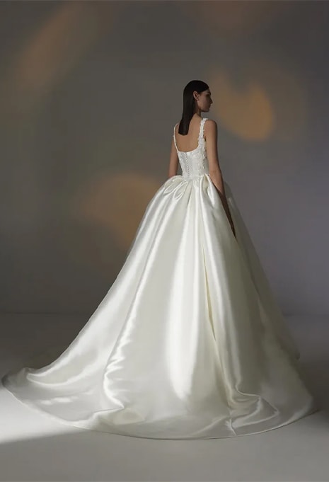 side view of Pronovias Privée Alurea wedding gown
