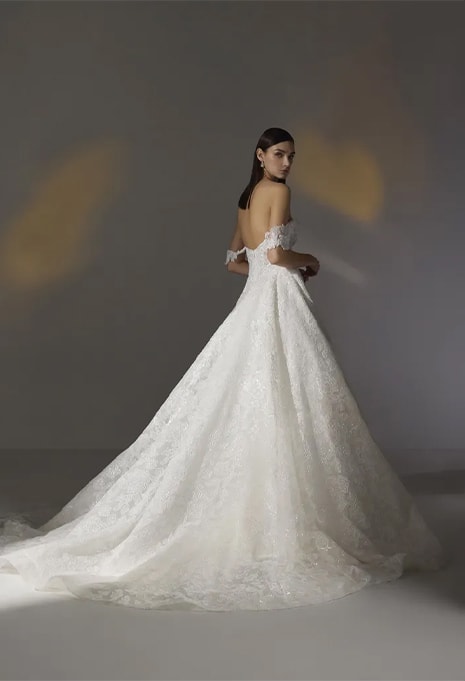 side view of Pronovias Privée Anett wedding gown