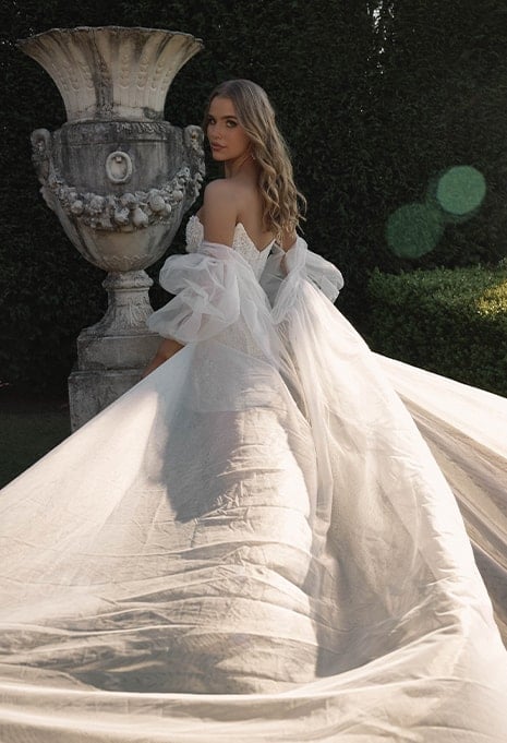 side view of Blanche Bridal Nova wedding gown