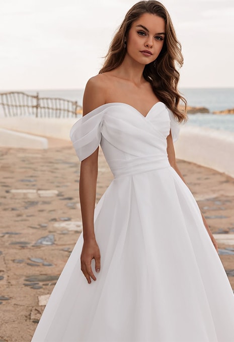 Love by Enzoani Daisie wedding gown