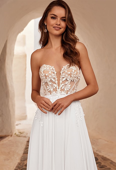 close-up front view of Love by Enzoani Denise wedding gown