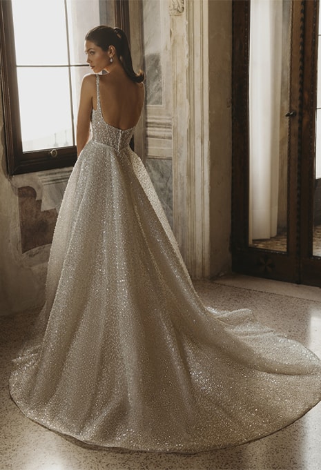 back view of PEN LIV Chelsea wedding gown