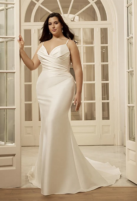 Portrait Bridal X Marilyn wedding gown