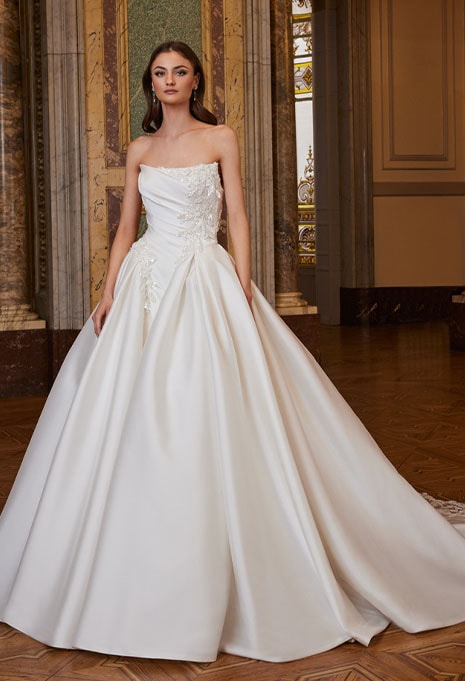 front view of ÉLYSÉE Privé Eileen wedding gown