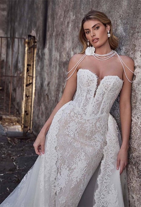 close-up front view of Calla Blanche Esra wedding gown