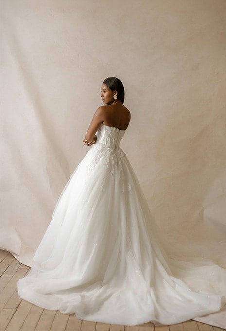back view of Allure Bridals Morisot wedding gown