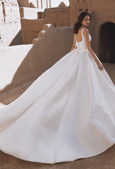 side view of Blue by Enzoani Torvi wedding gown