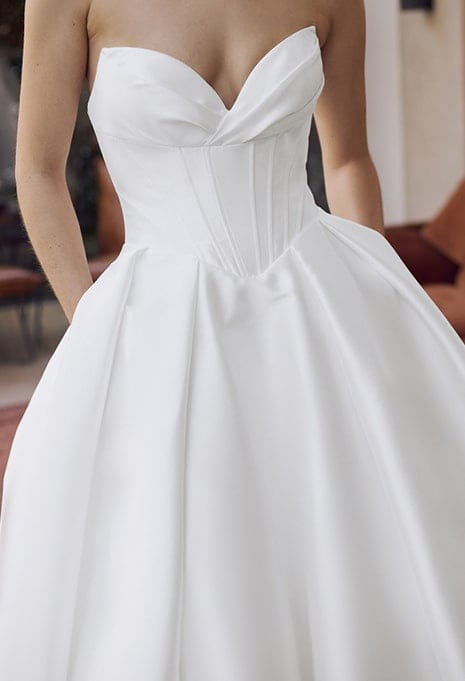 close-up front view of Élysée Giovanna wedding gown