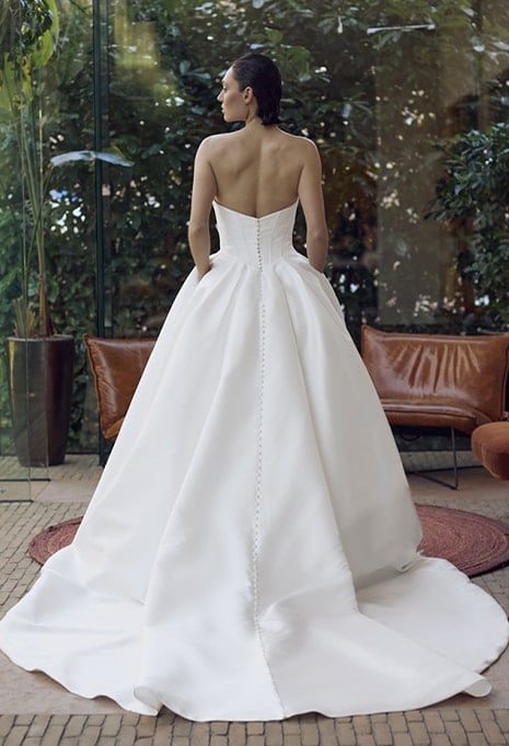 back view of ÉLYSÉE Privé Fiji wedding gown