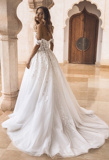 back/side view of Enzoani Visha wedding gown
