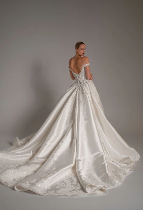 side view of Blanche Bridal Brielle wedding gown