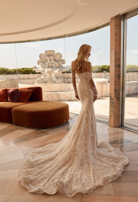 back view of Viero Bridal Nyssa wedding gown