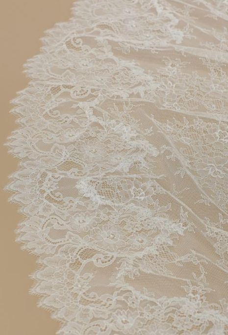 close-up of lace on the Bel Aire Bridal V7926C veil