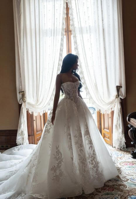 Blanche Gabriella front view no veil