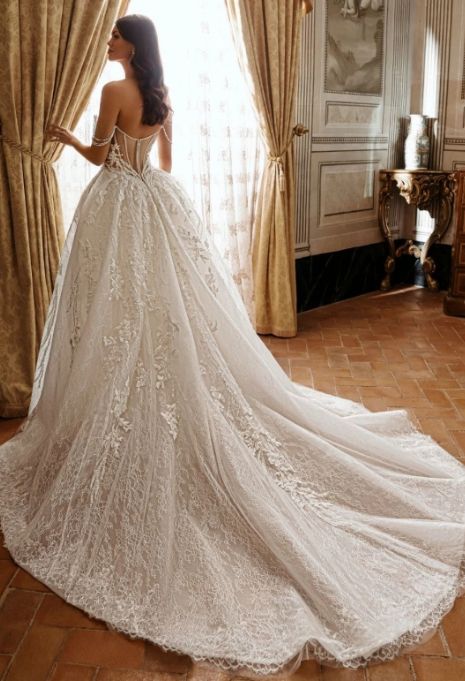 Model wearing the PEN LIV Esmy gown from the back