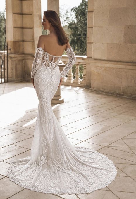 ÉLYSÉE Privé Fantasia wedding gown back view