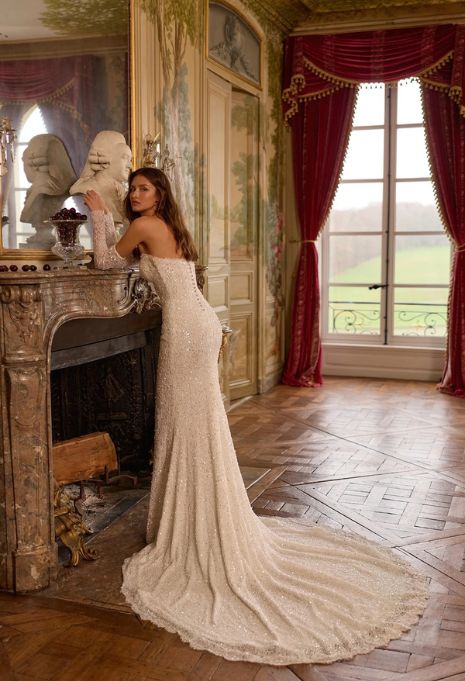 side view of Viero Bridal Margaux wedding gown